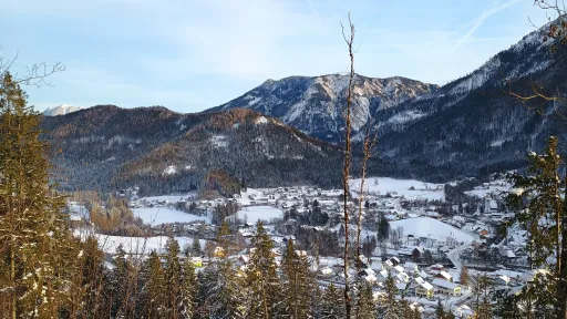 Blick vom Lunzberg &uuml;ber das Dorf auf Scheiblingstein und &Ouml;tscher im Winter